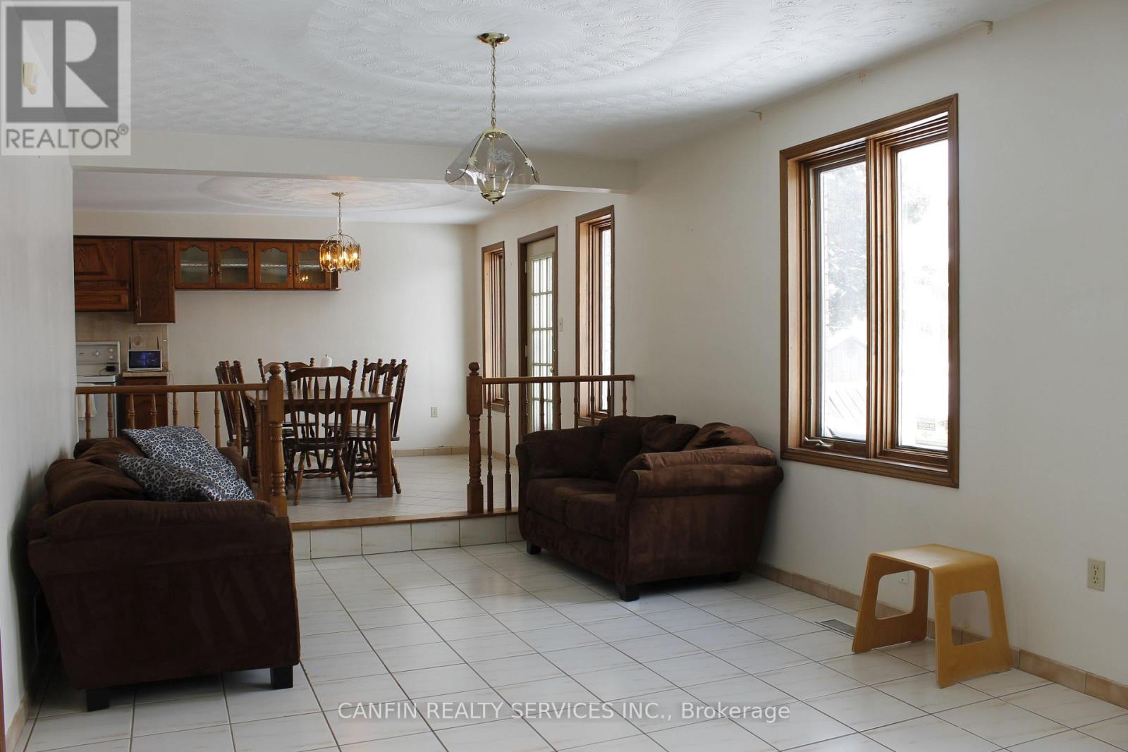 39 Corinthian Drive, Hamilton, Ontario  L8W 1X3 - Photo 19 - X12278127