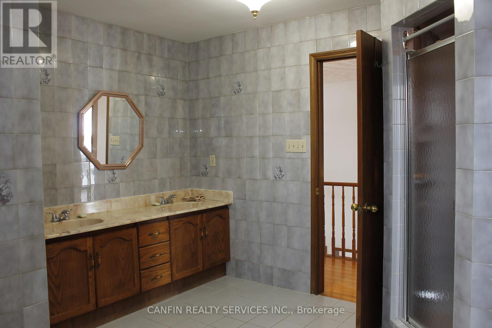 39 Corinthian Drive, Hamilton, Ontario  L8W 1X3 - Photo 32 - X12278127