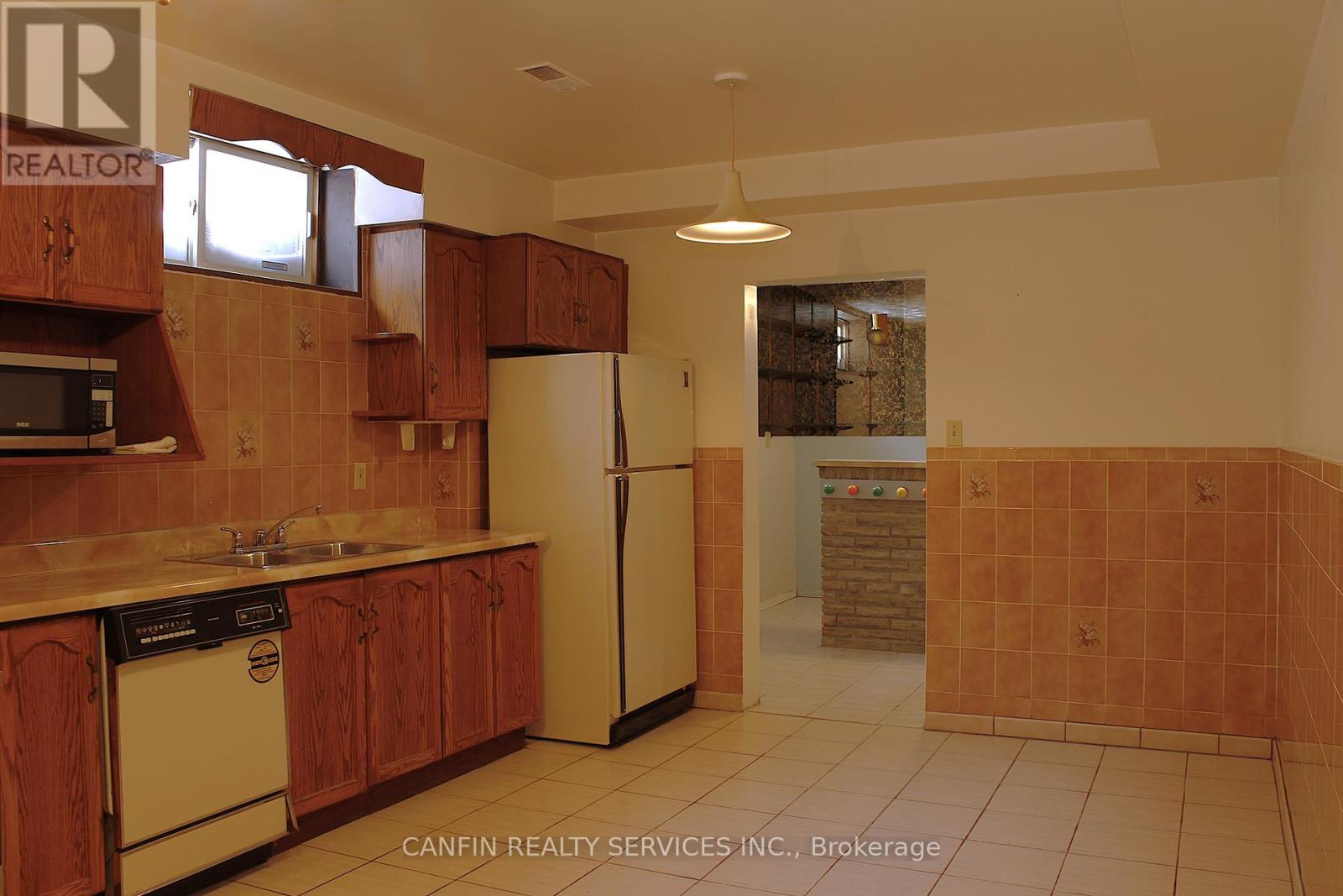 39 Corinthian Drive, Hamilton, Ontario  L8W 1X3 - Photo 35 - X12278127