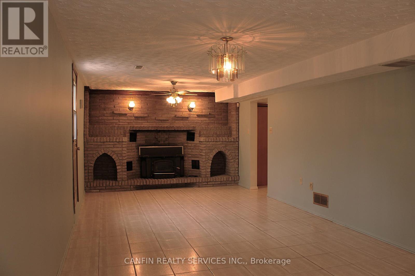 39 Corinthian Drive, Hamilton, Ontario  L8W 1X3 - Photo 36 - X12278127