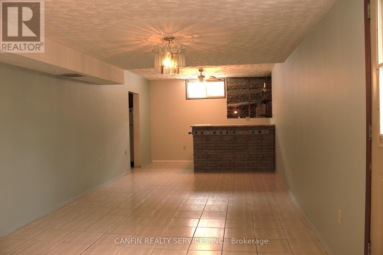 39 Corinthian Drive, Hamilton, Ontario  L8W 1X3 - Photo 37 - X12278127