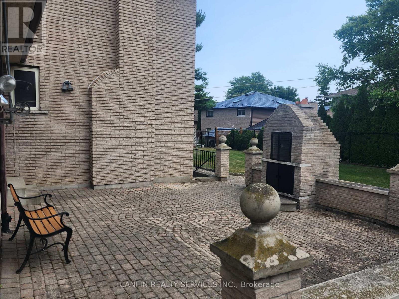39 Corinthian Drive, Hamilton, Ontario  L8W 1X3 - Photo 4 - X12278127