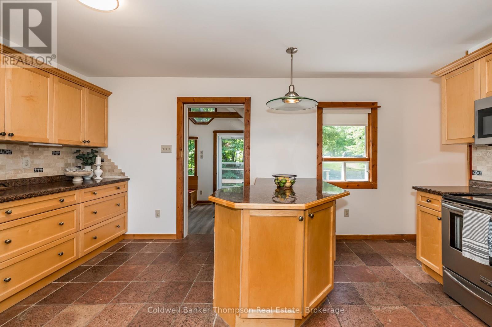 1090 Muskoka #10 Road, Huntsville, Ontario  P0B 1L0 - Photo 10 - X12278167