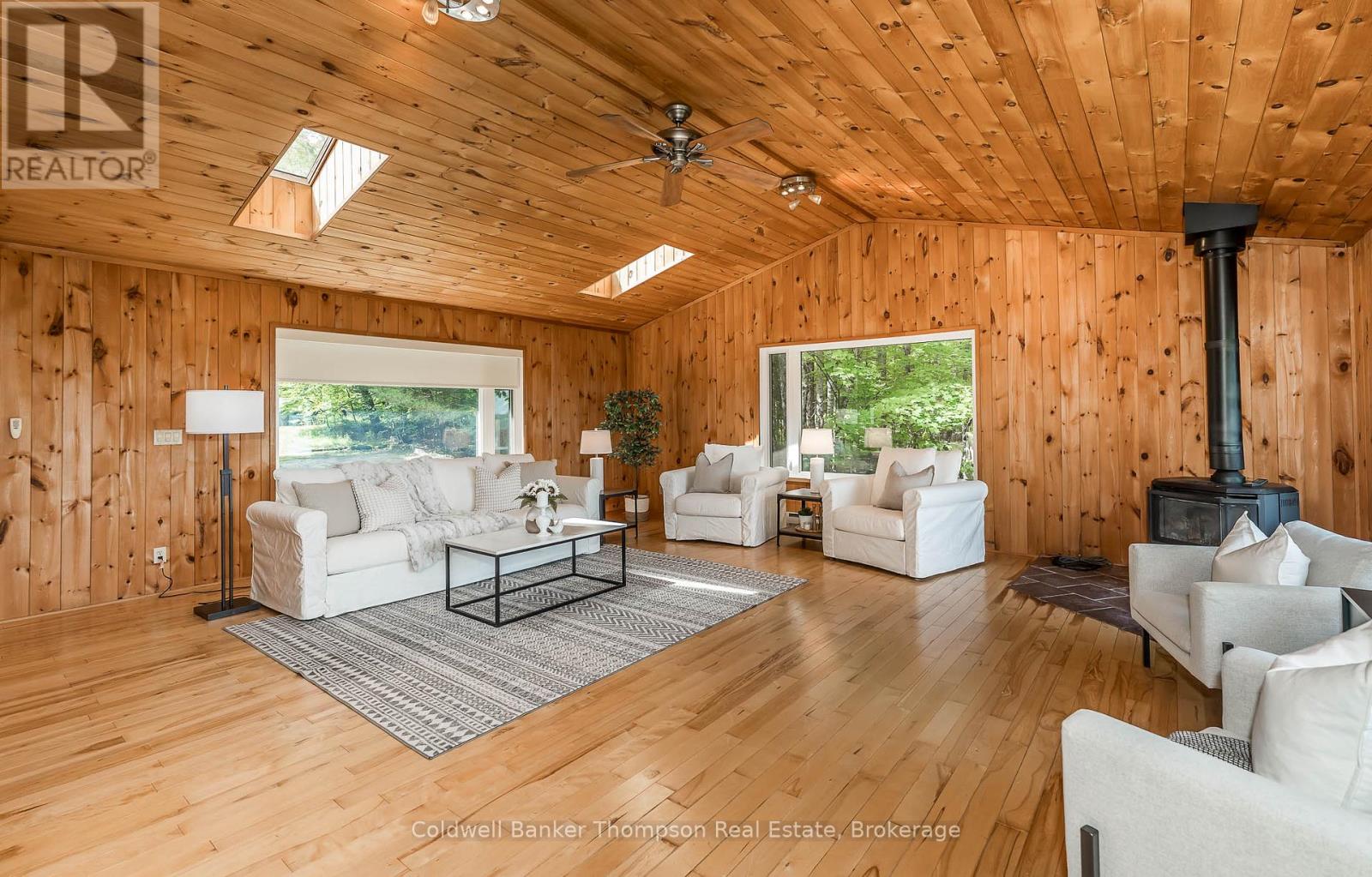 1090 Muskoka #10 Road, Huntsville, Ontario  P0B 1L0 - Photo 2 - X12278167