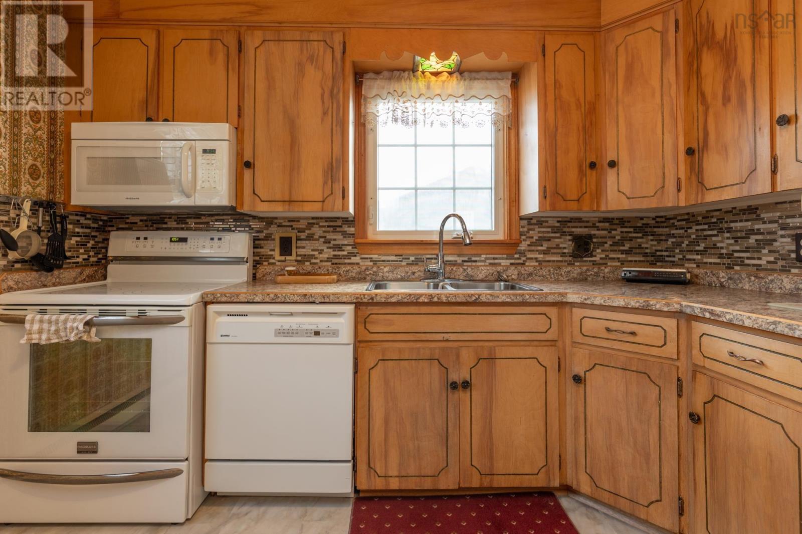 72 Huntington Street, Yarmouth, Nova Scotia  B5A 2S3 - Photo 19 - 202500739