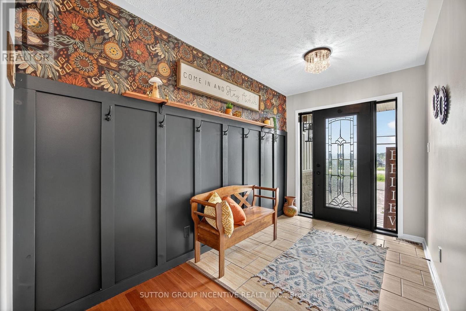 Property at 1084 HARBOURVIEW DRIVE image 2