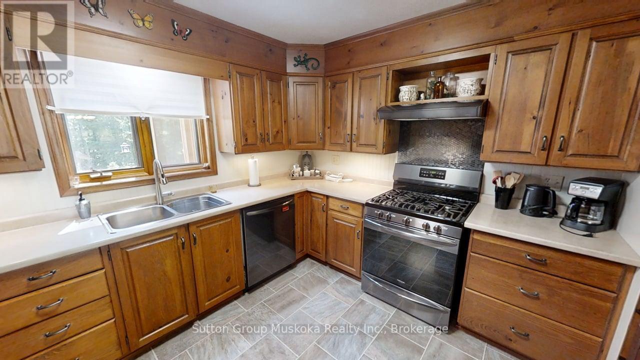 1004 East Cooper Lake Road, Lake Of Bays, Ontario  P0A 1H0 - Photo 7 - X12278215