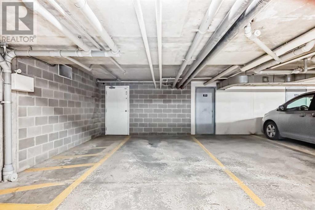 Property at 5311, 70 Panamount Drive NW image 3