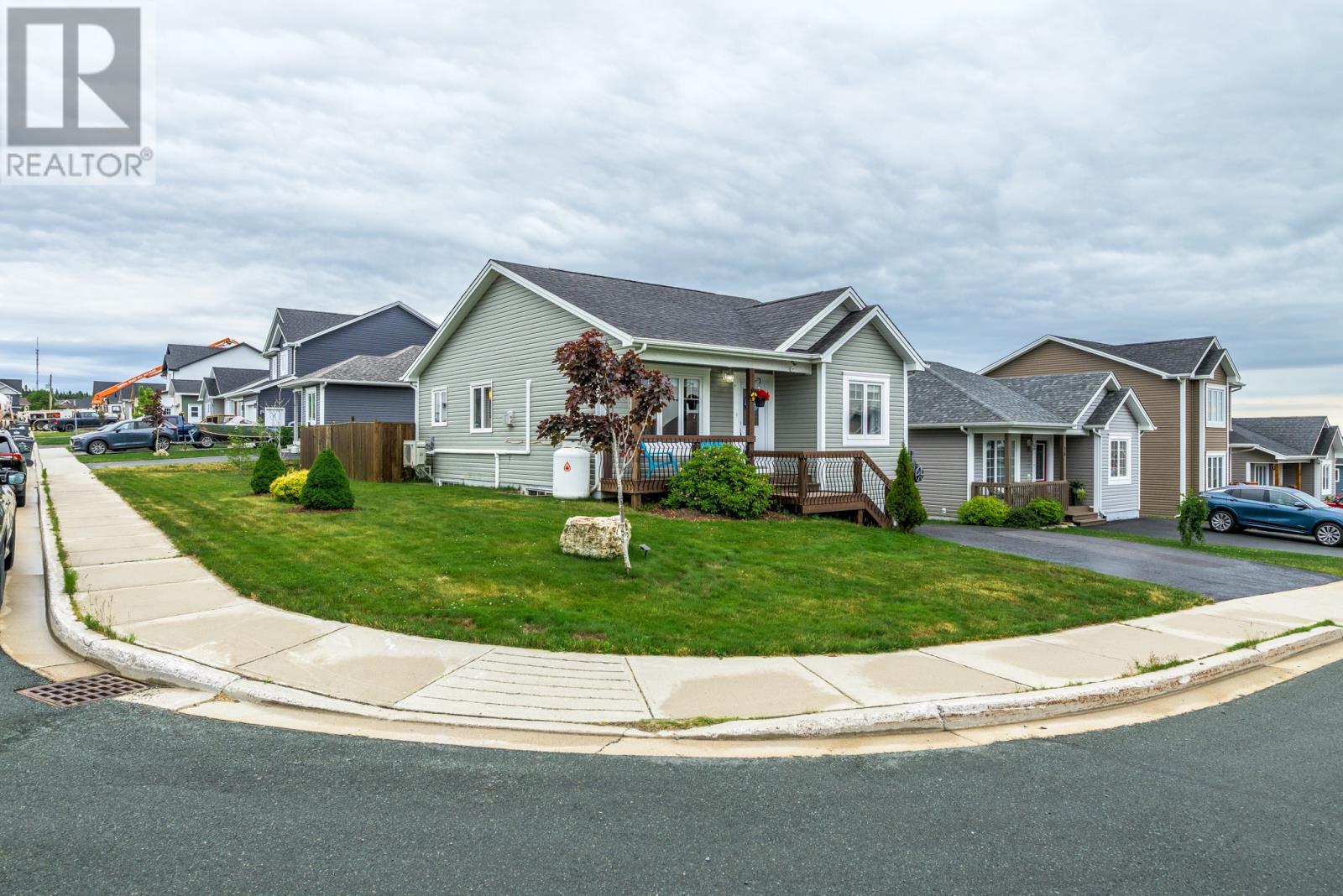 Property at 16 Brant Drive image 2