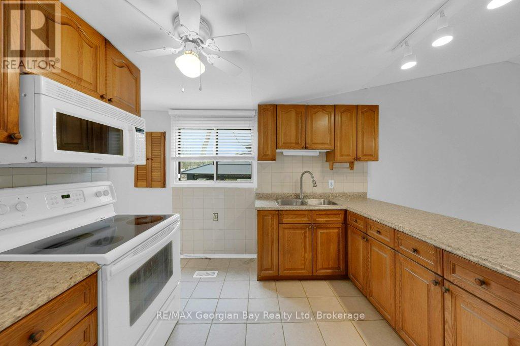 67 Roc Road, Tiny, Ontario  L0L 2J0 - Photo 18 - S12278264