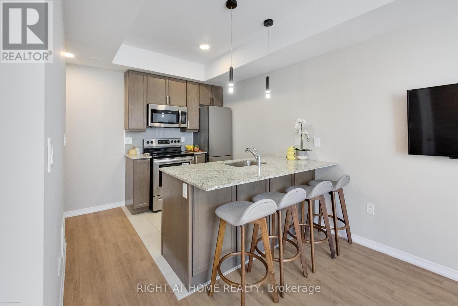 Property at 84 - 30 FIELDWAY ROAD image 3