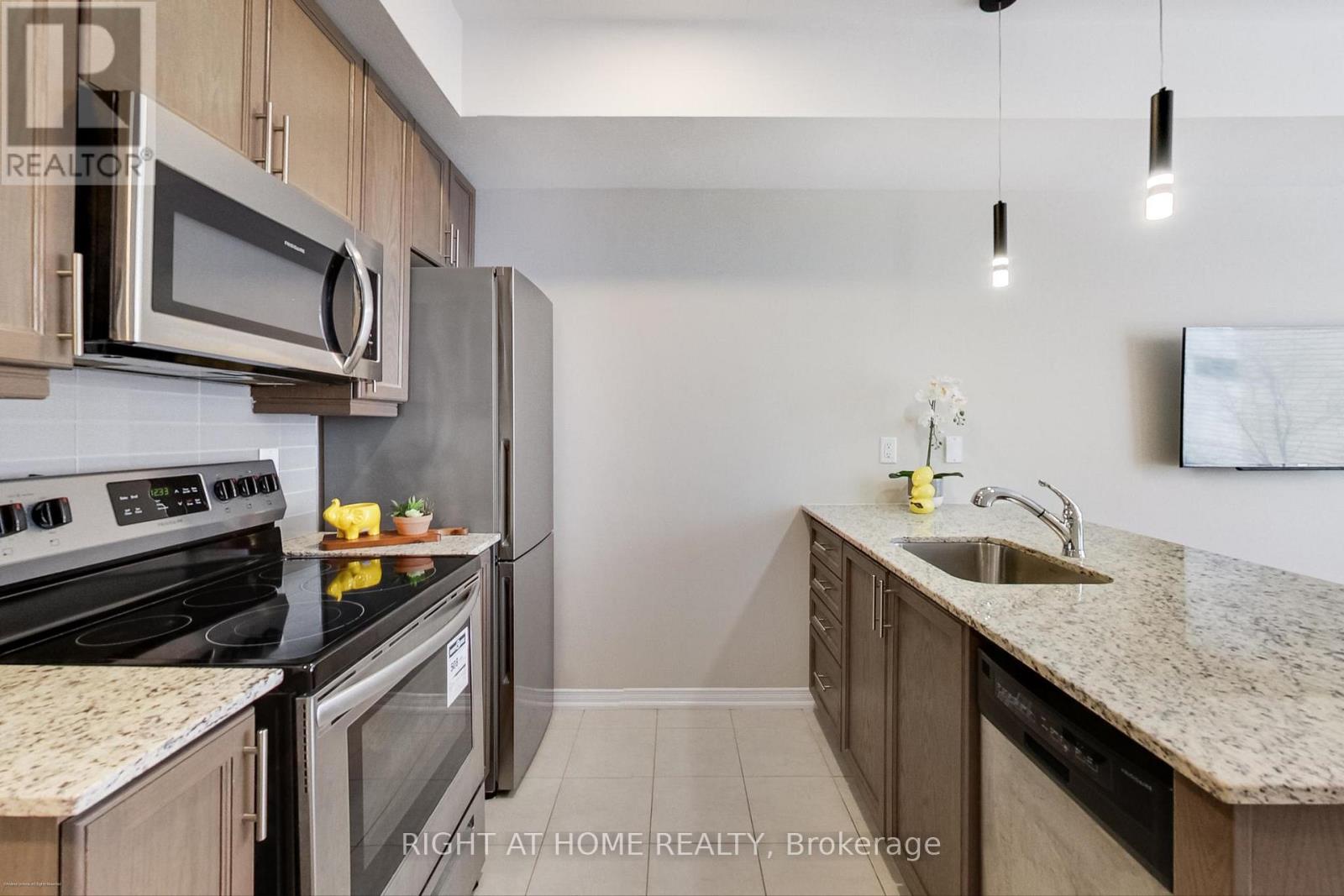 Property at 84 - 30 FIELDWAY ROAD image 5