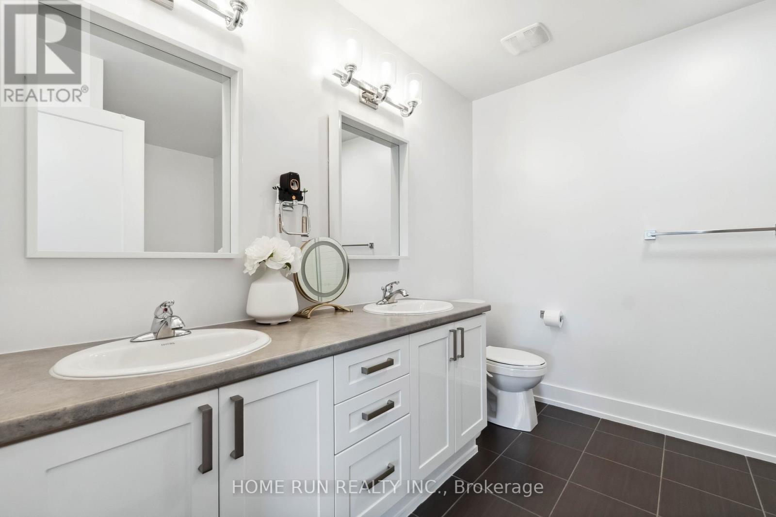 334 Haliburton Heights, Ottawa, Ontario  K2V 0G1 - Photo 20 - X12278280