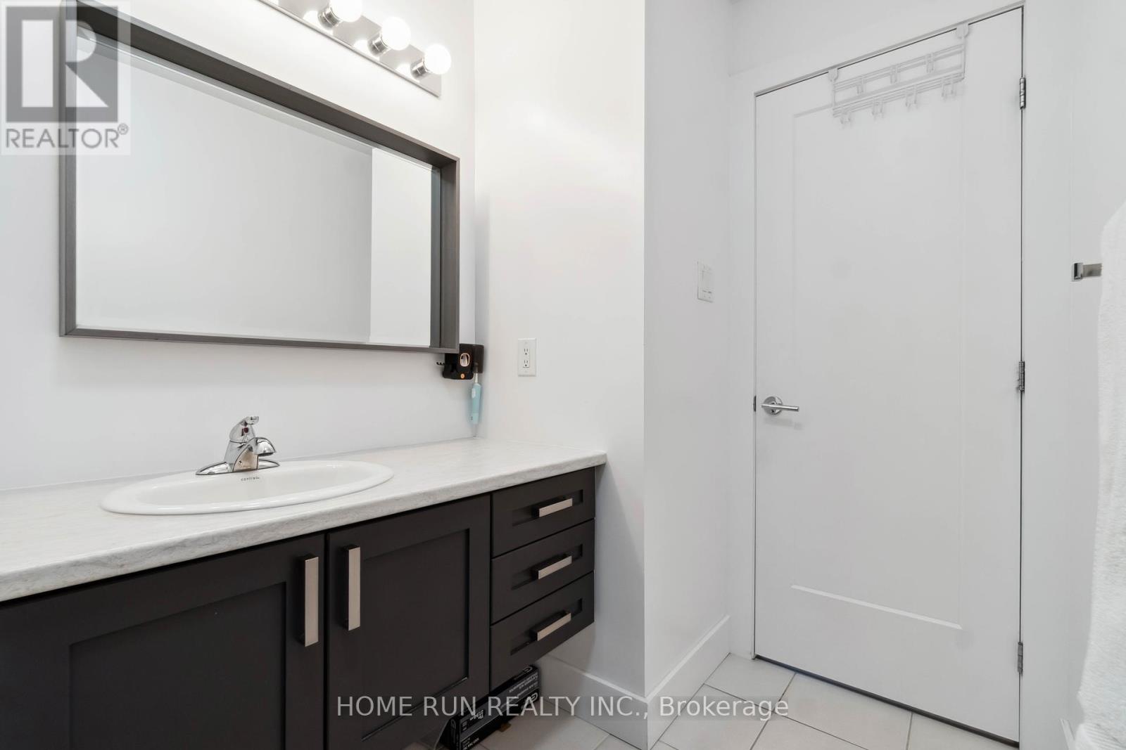 334 Haliburton Heights, Ottawa, Ontario  K2V 0G1 - Photo 30 - X12278280
