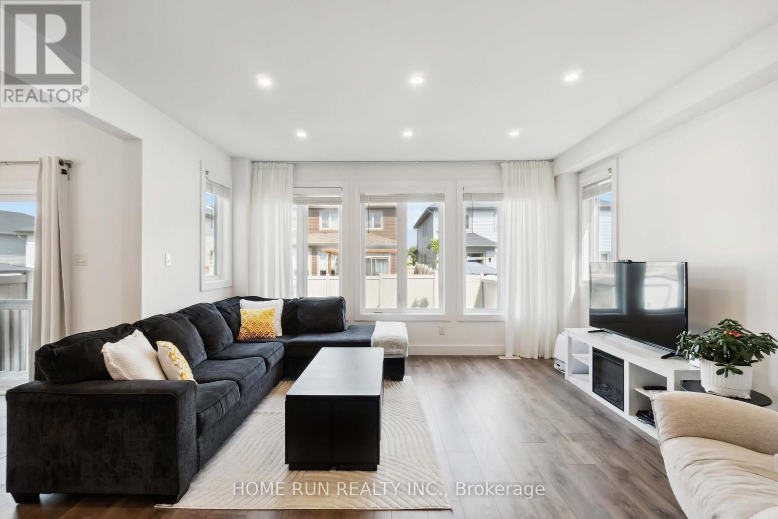 334 Haliburton Heights, Ottawa, Ontario  K2V 0G1 - Photo 6 - X12278280