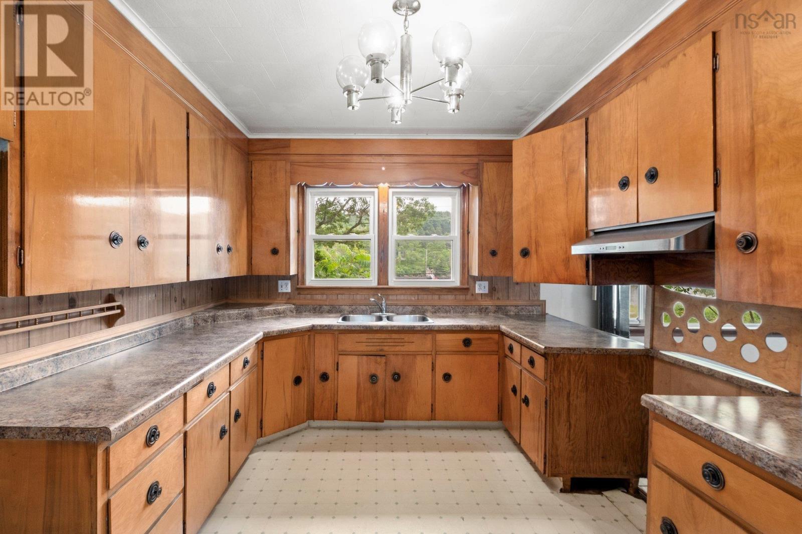 Property at 14052 Highway 3 image 4