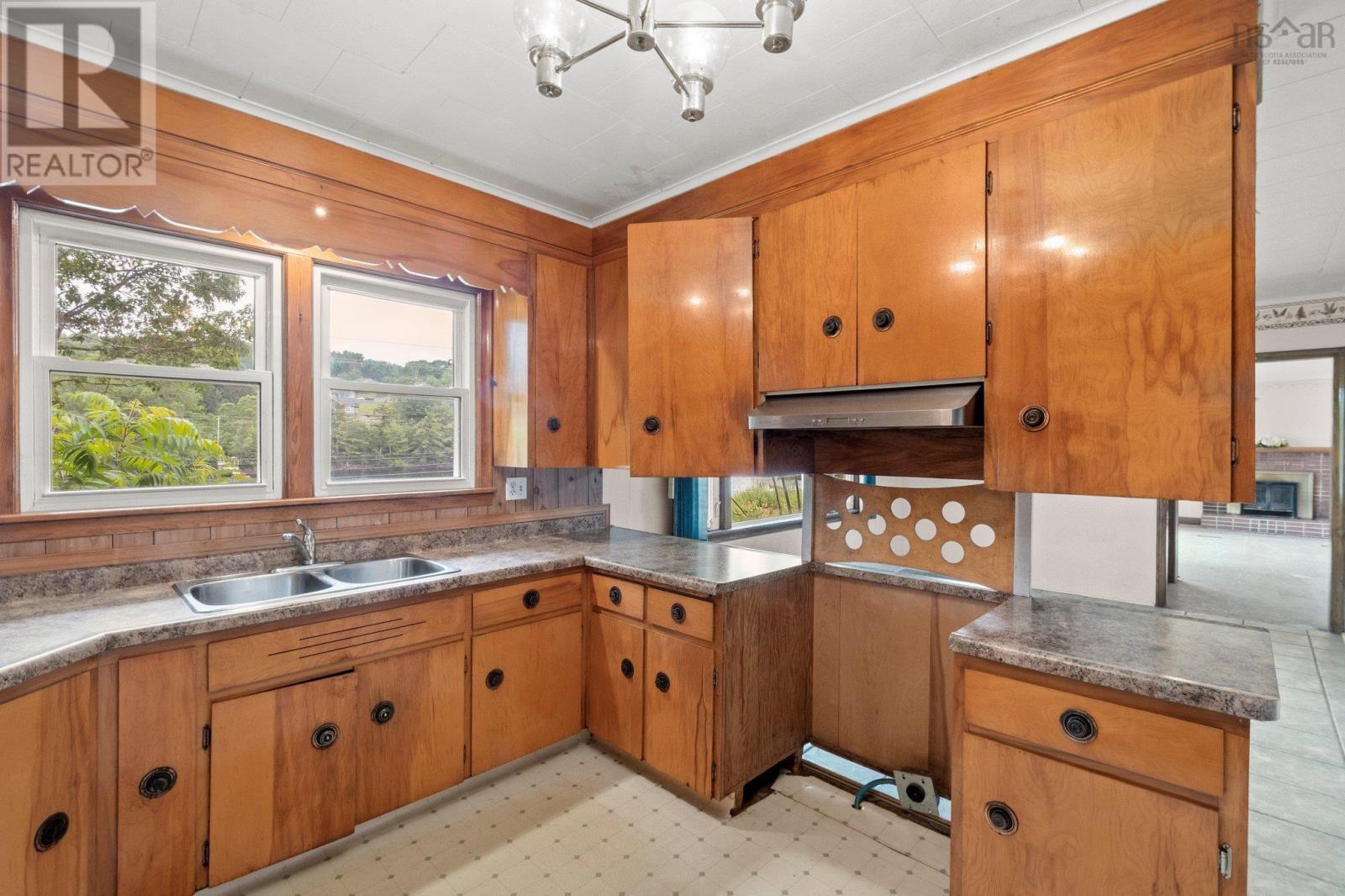 Property at 14052 Highway 3 image 5