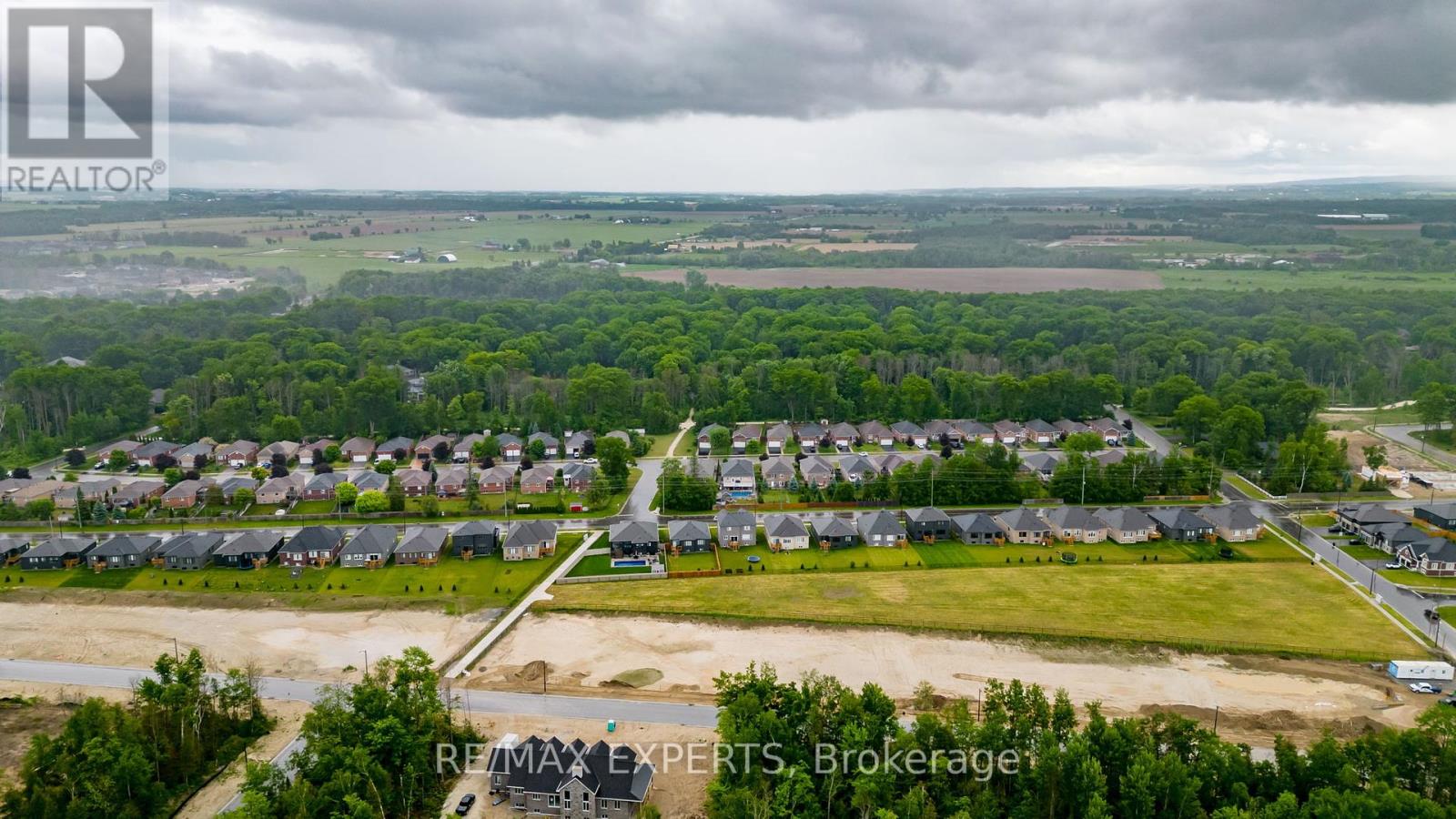 30 Crocus Drive, Wasaga Beach, Ontario  L9Z 2Z7 - Photo 8 - S12032641
