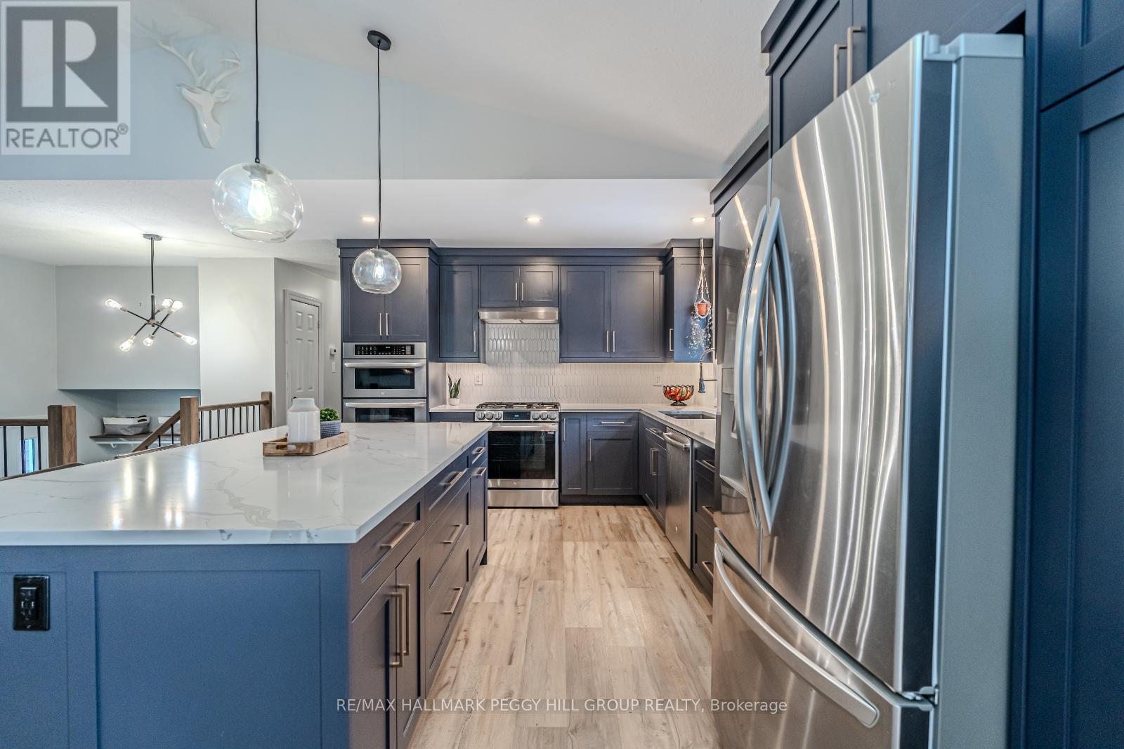 Property at 285 WARMINSTER SIDEROAD image 3