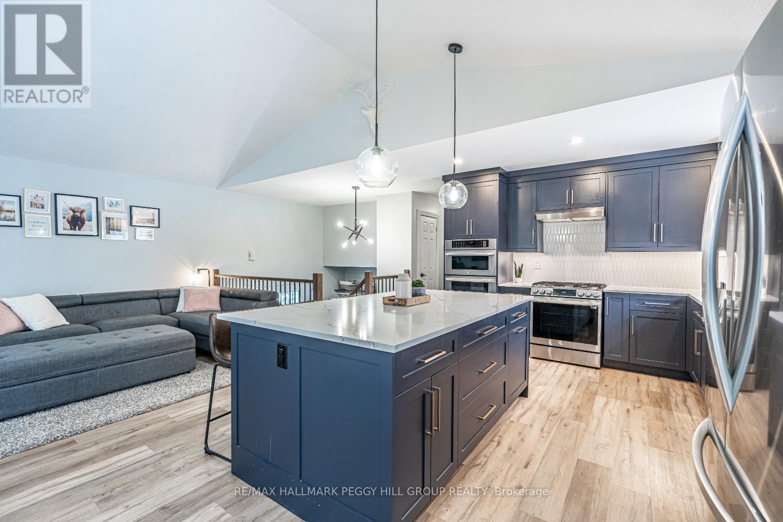 Property at 285 WARMINSTER SIDEROAD image 4