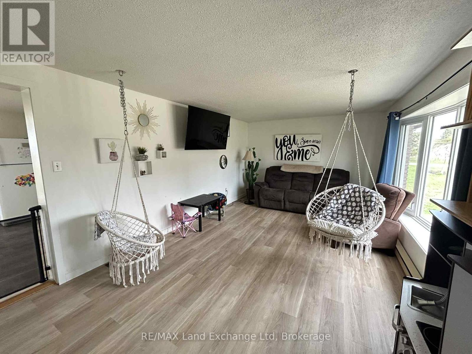 86731 Fischer Line, Morris Turnberry, Ontario  N0G 2W0 - Photo 4 - X12271254