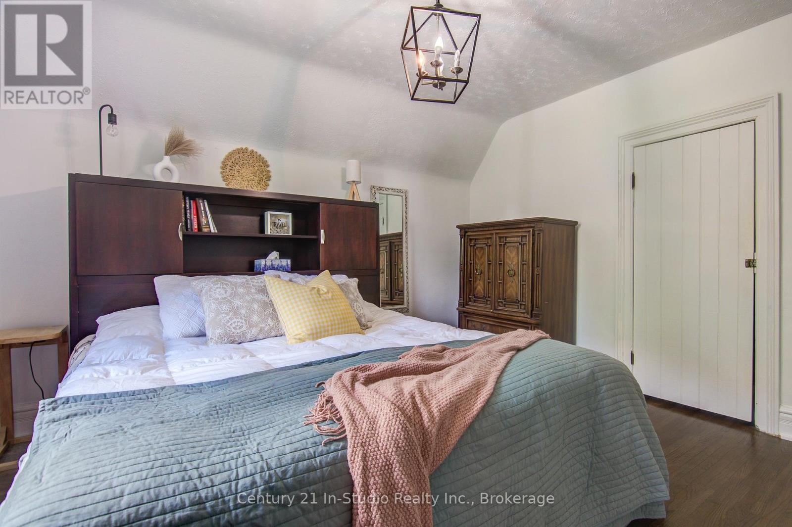 16 Peter Street, Grey Highlands, Ontario  N0C 1E0 - Photo 35 - X12276278