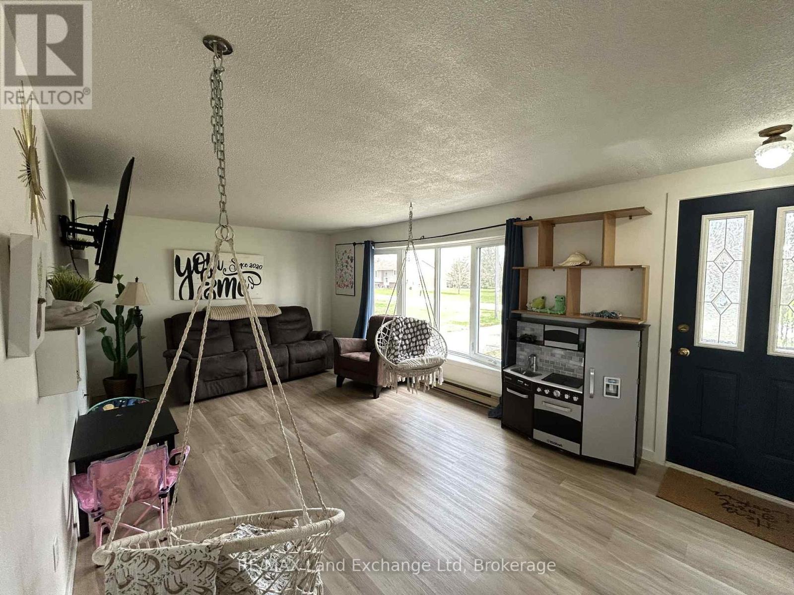 86731 Fischer Line, Morris Turnberry, Ontario  N0G 2W0 - Photo 5 - X12271254