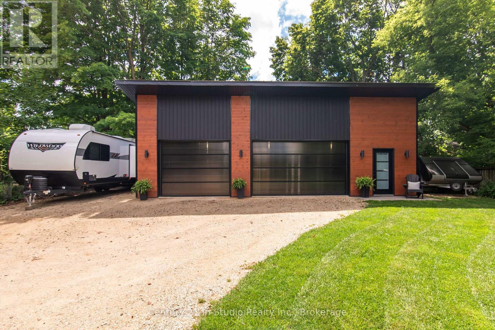 16 Peter Street, Grey Highlands, Ontario  N0C 1E0 - Photo 5 - X12276278