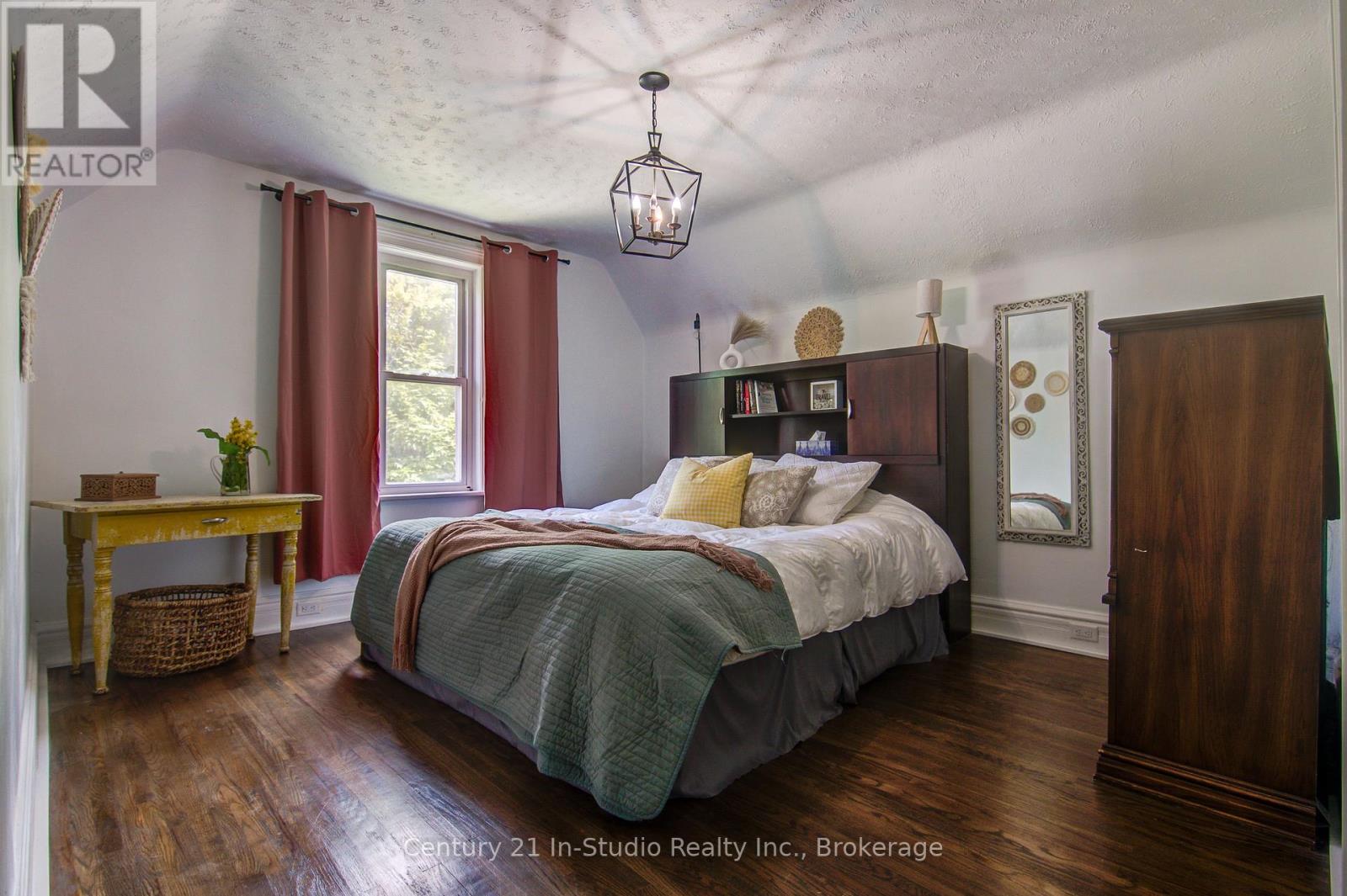 16 Peter Street, Grey Highlands, Ontario  N0C 1E0 - Photo 34 - X12276278