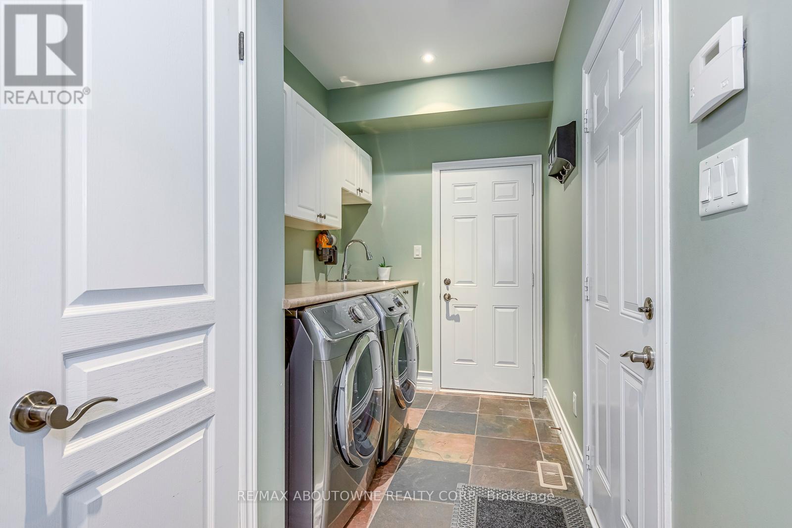 2353 Kwinter Road, Oakville, Ontario  L6M 0H3 - Photo 20 - W12278247