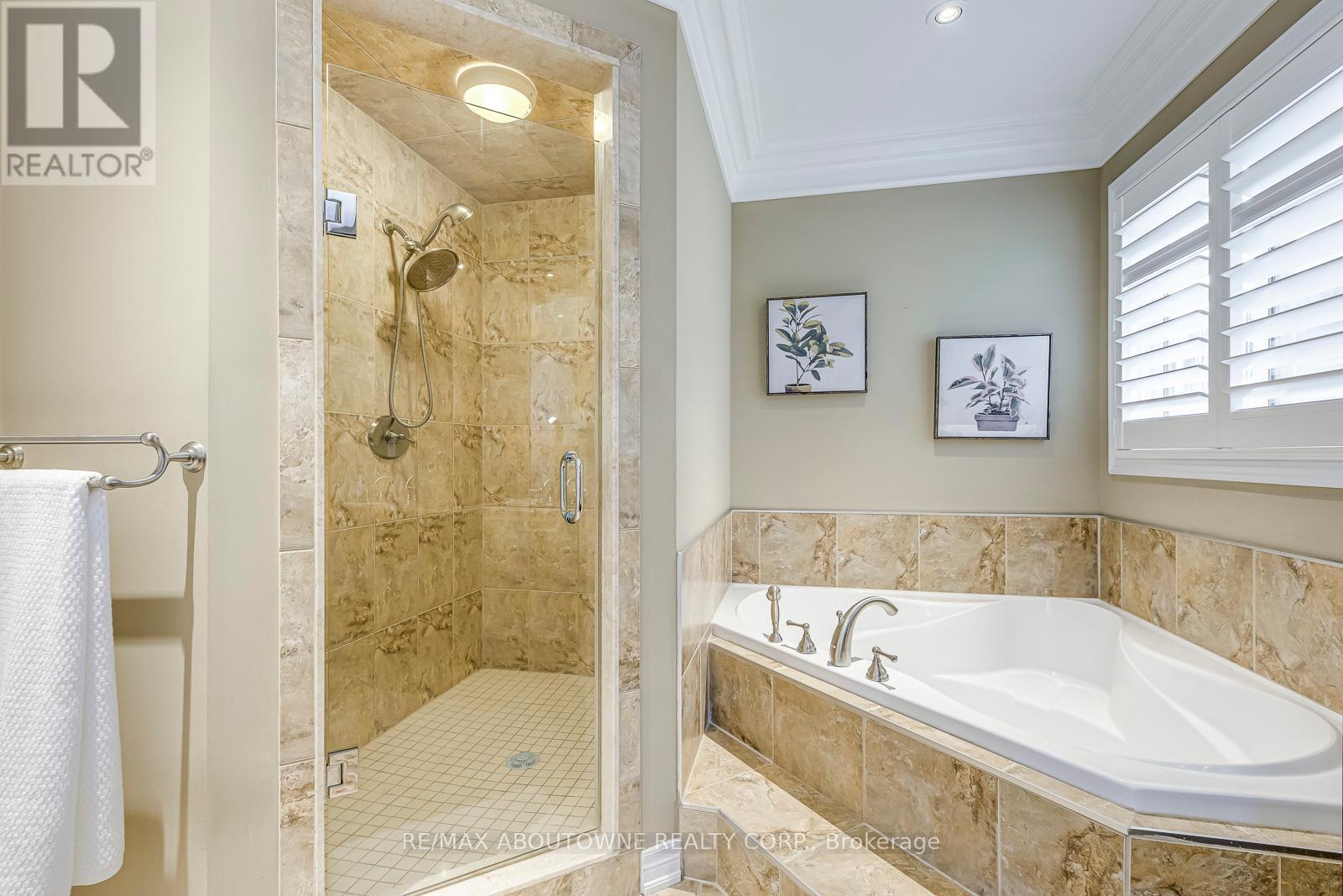2353 Kwinter Road, Oakville, Ontario  L6M 0H3 - Photo 27 - W12278247
