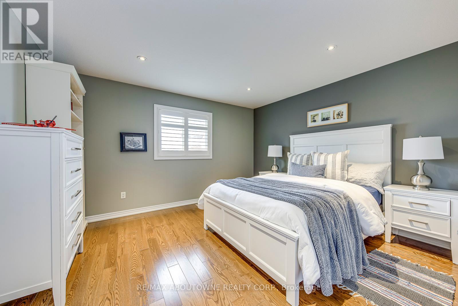 2353 Kwinter Road, Oakville, Ontario  L6M 0H3 - Photo 31 - W12278247