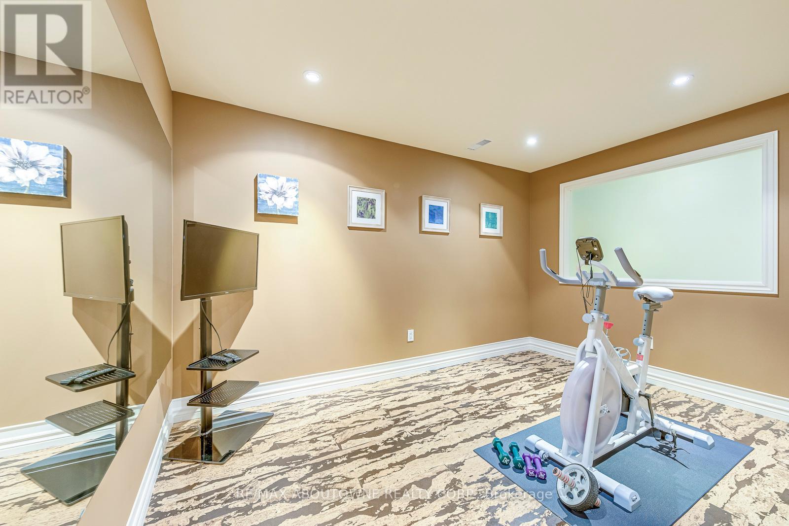 2353 Kwinter Road, Oakville, Ontario  L6M 0H3 - Photo 36 - W12278247