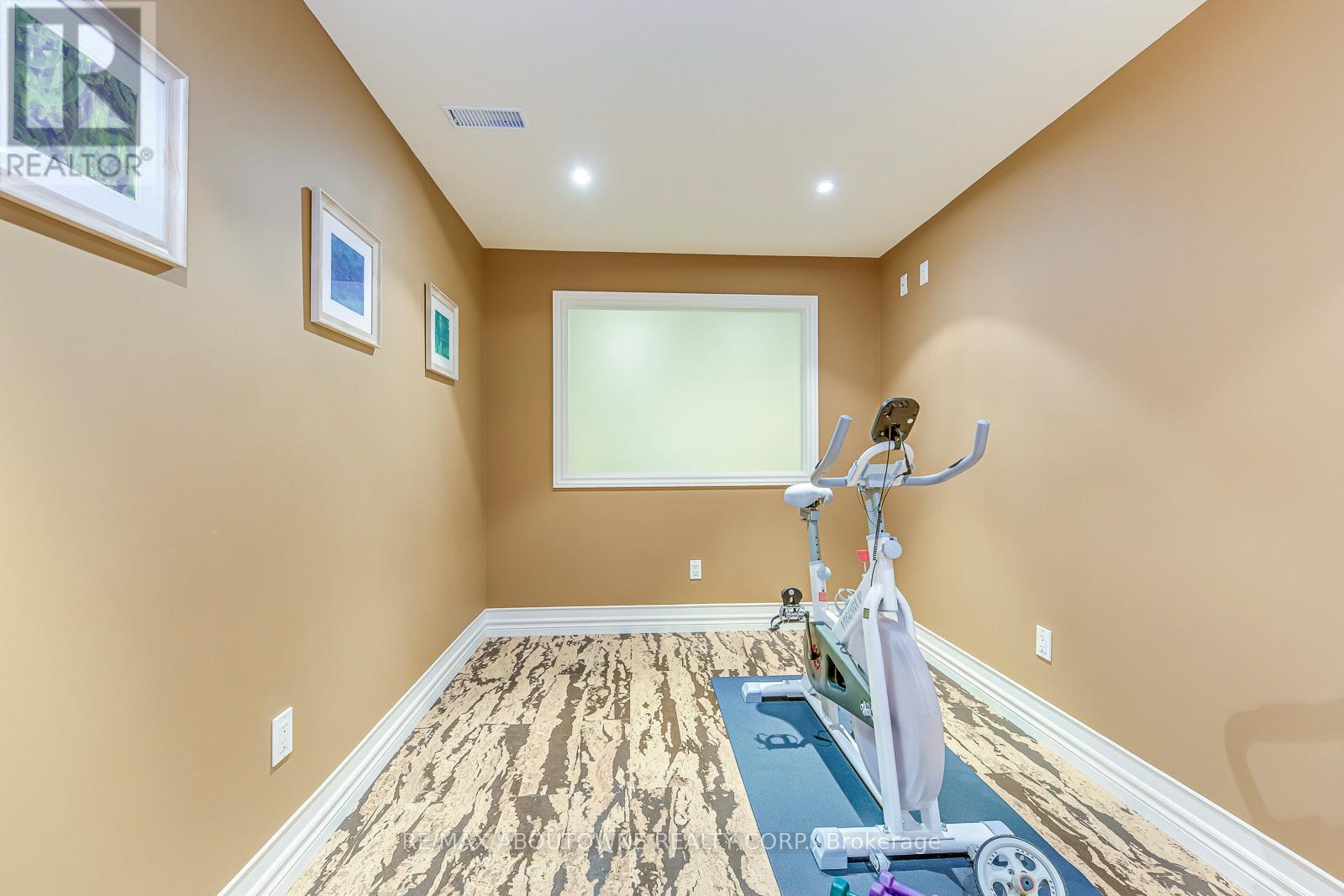 2353 Kwinter Road, Oakville, Ontario  L6M 0H3 - Photo 37 - W12278247