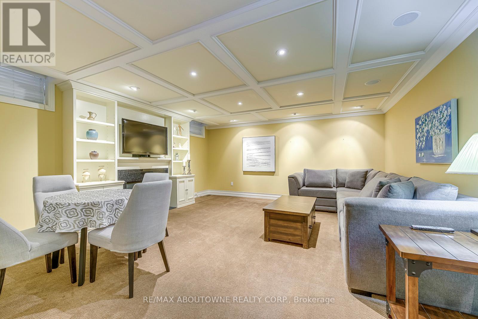 2353 Kwinter Road, Oakville, Ontario  L6M 0H3 - Photo 38 - W12278247