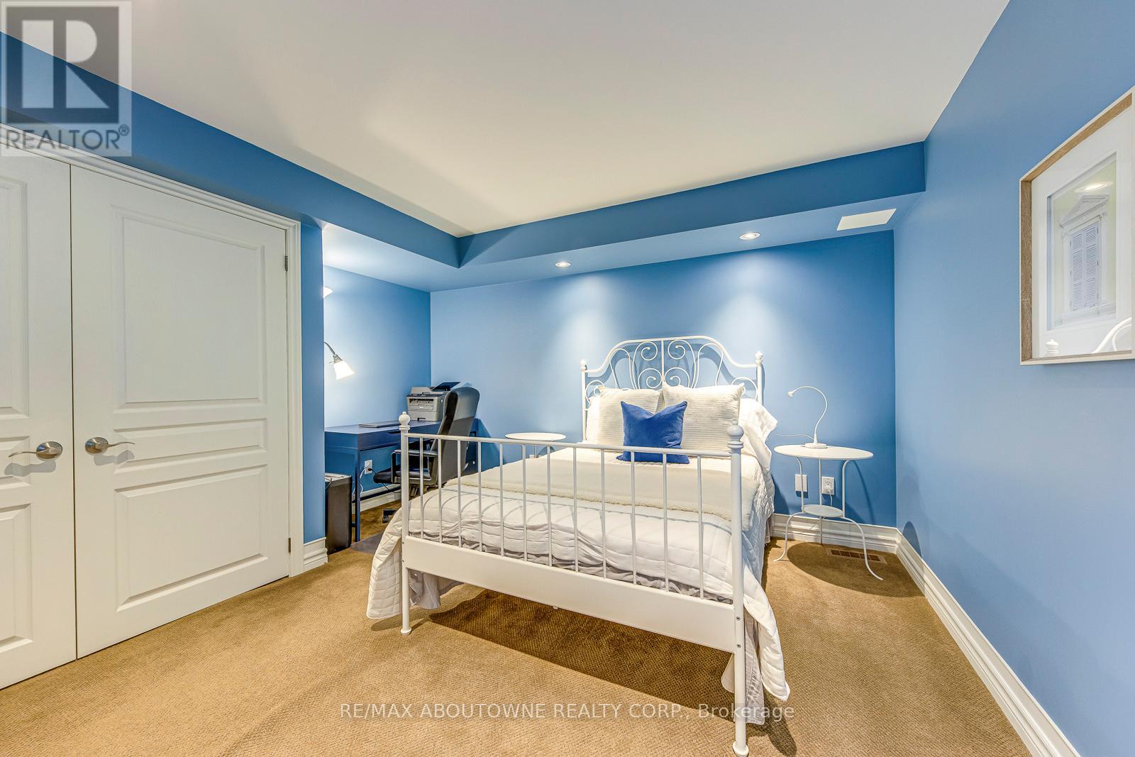 2353 Kwinter Road, Oakville, Ontario  L6M 0H3 - Photo 42 - W12278247