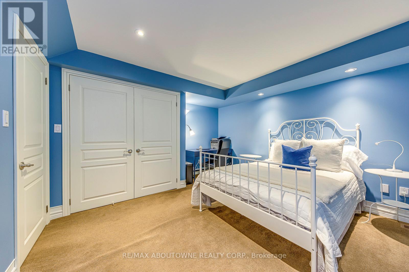 2353 Kwinter Road, Oakville, Ontario  L6M 0H3 - Photo 43 - W12278247