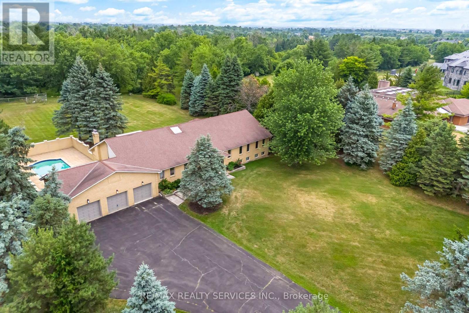 Property at 22 ROSEGARDEN DRIVE image 4