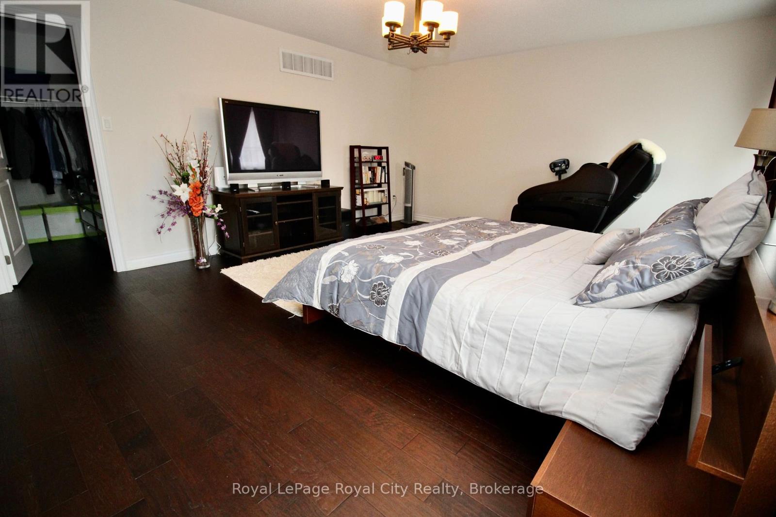 39 Dalmeny Drive, Brampton, Ontario  L6X 2Y4 - Photo 22 - W12278313