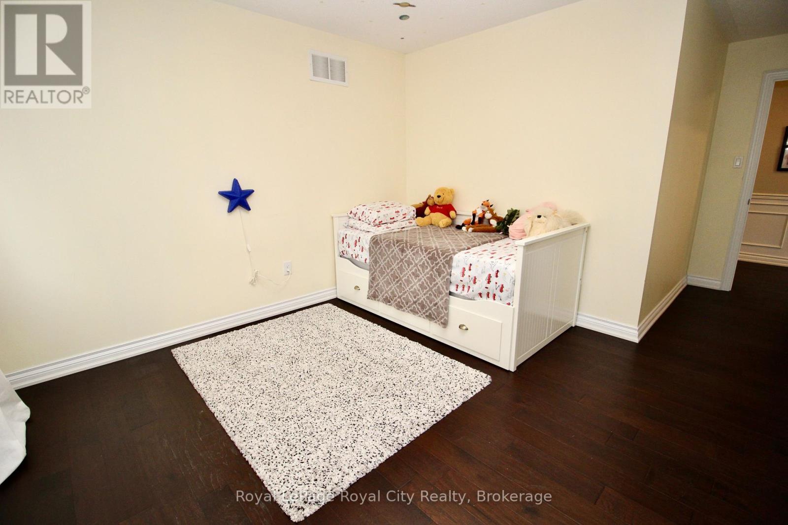 39 Dalmeny Drive, Brampton, Ontario  L6X 2Y4 - Photo 27 - W12278313