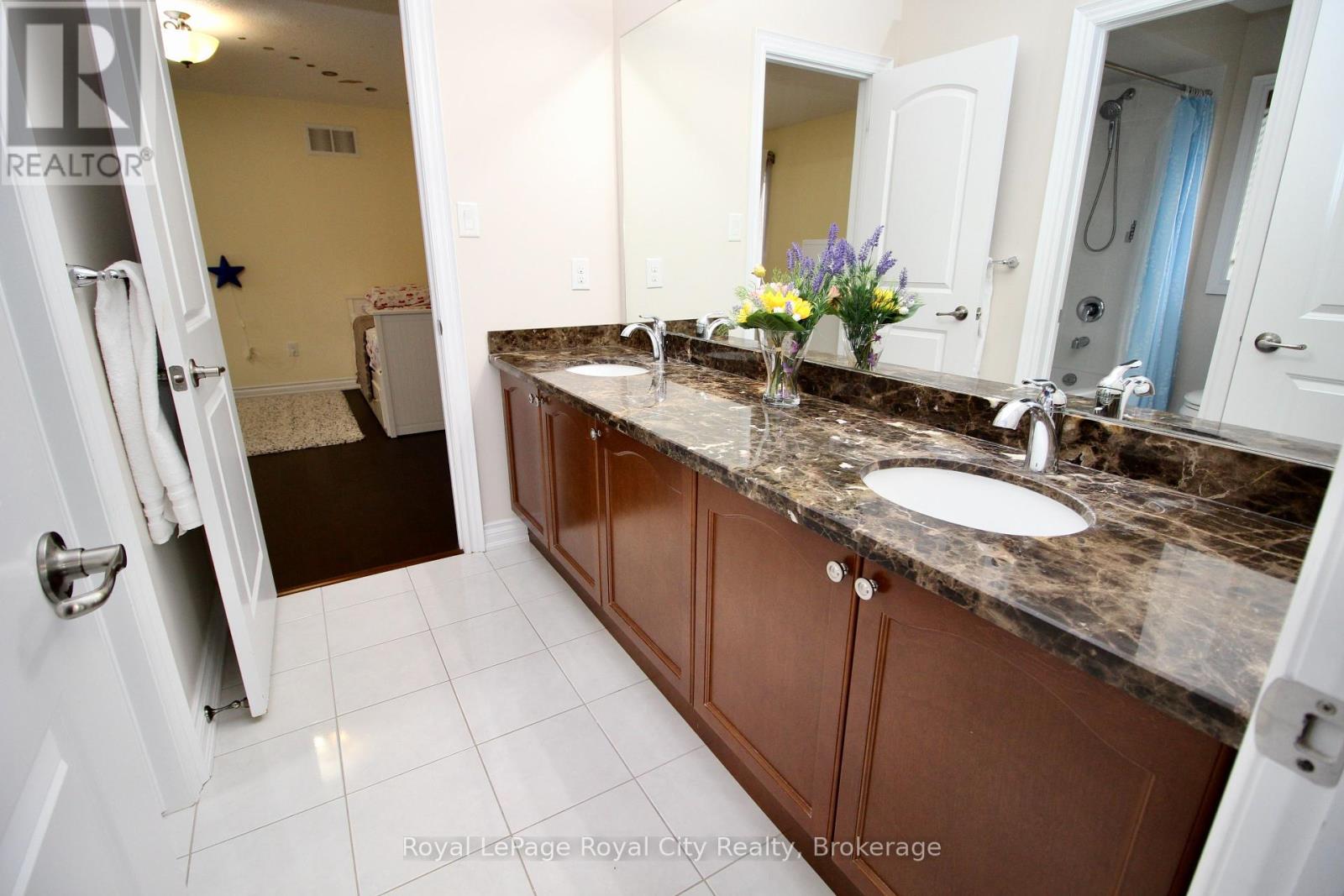 39 Dalmeny Drive, Brampton, Ontario  L6X 2Y4 - Photo 28 - W12278313