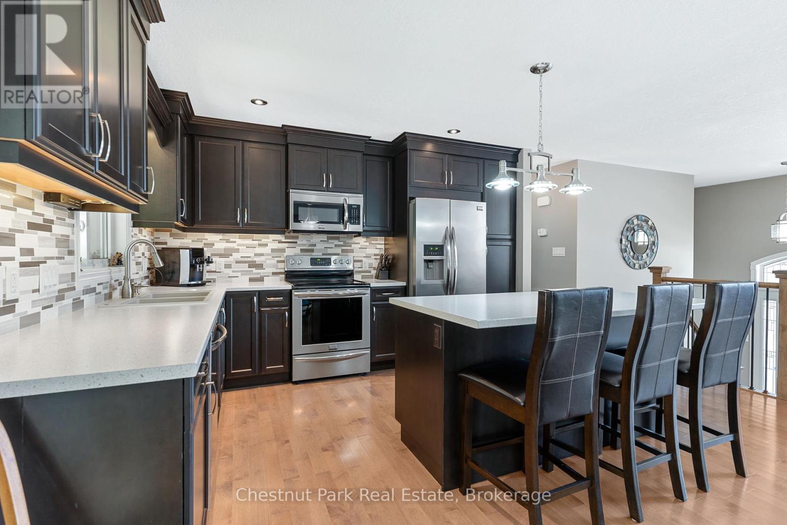 207 2nd Street W, Owen Sound, Ontario  N4K 0A6 - Photo 13 - X12278318