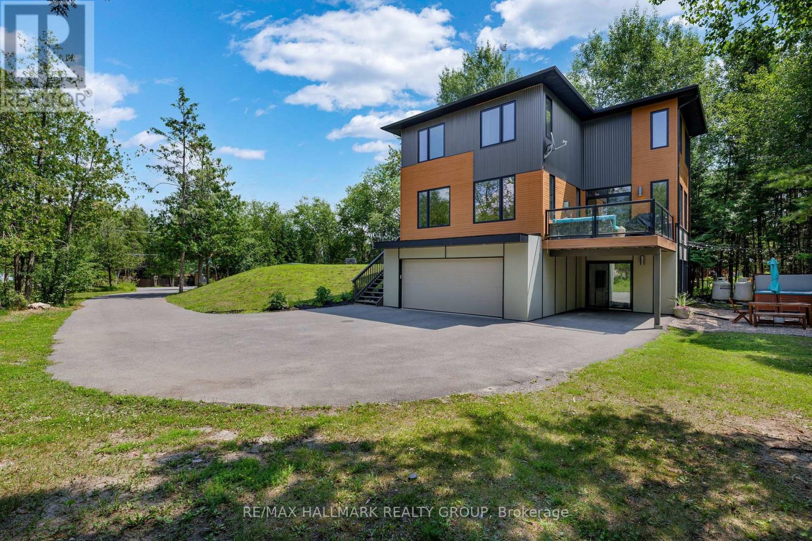 3311 BARLOW CRESCENT, Ottawa, Ontario