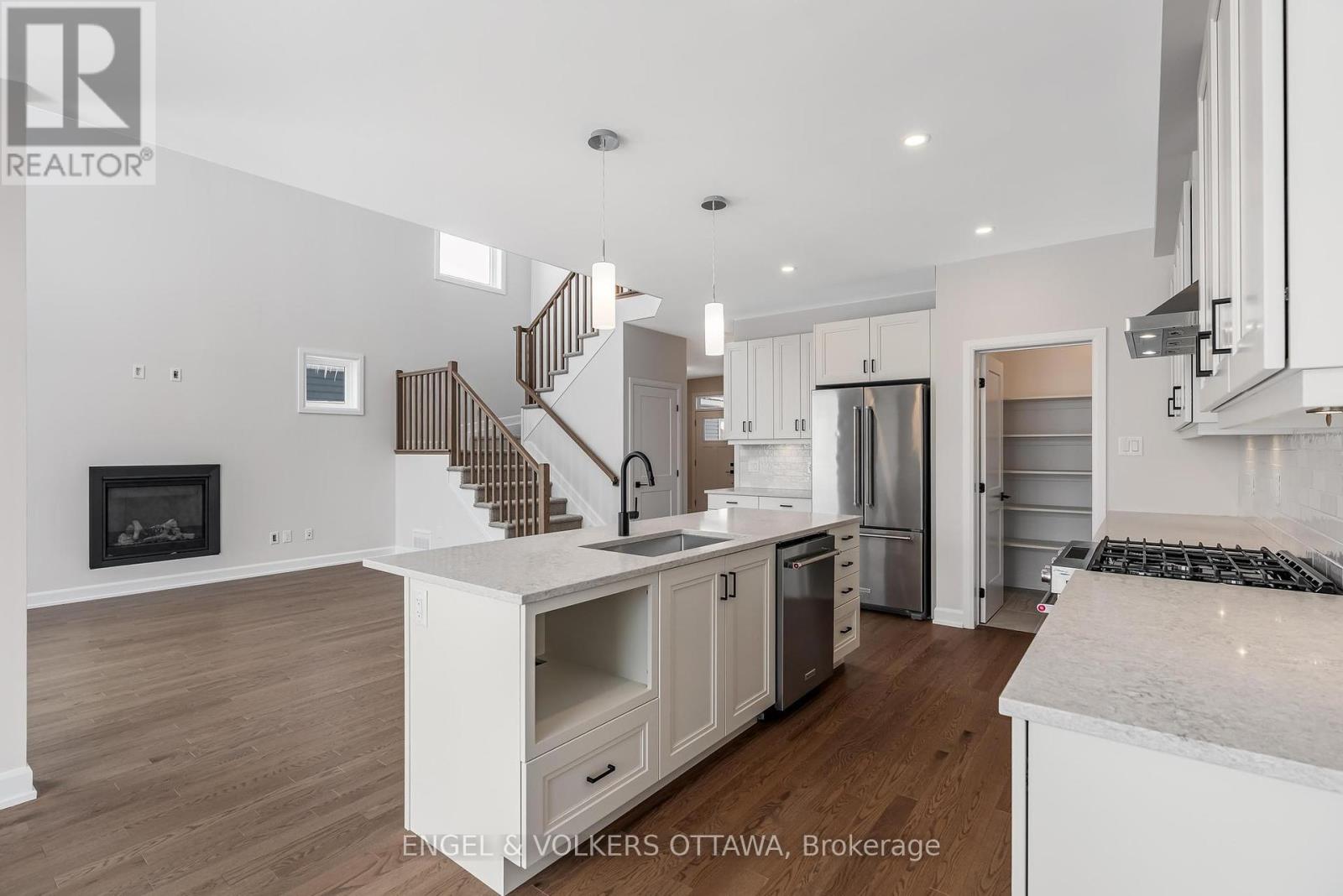 683 Fisher Street, North Grenville, Ontario  K0G 1J0 - Photo 10 - X12278336