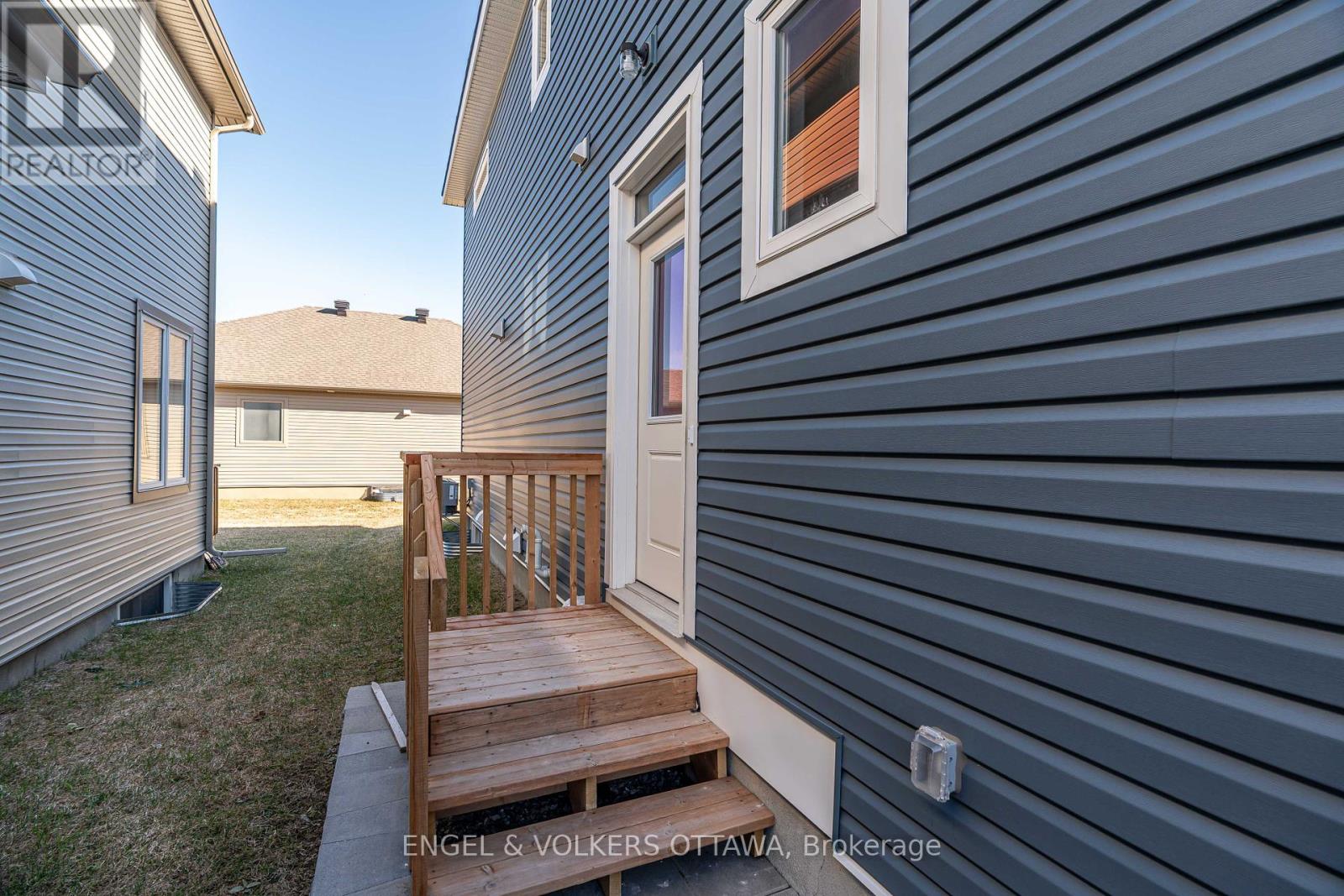 683 Fisher Street, North Grenville, Ontario  K0G 1J0 - Photo 34 - X12278336