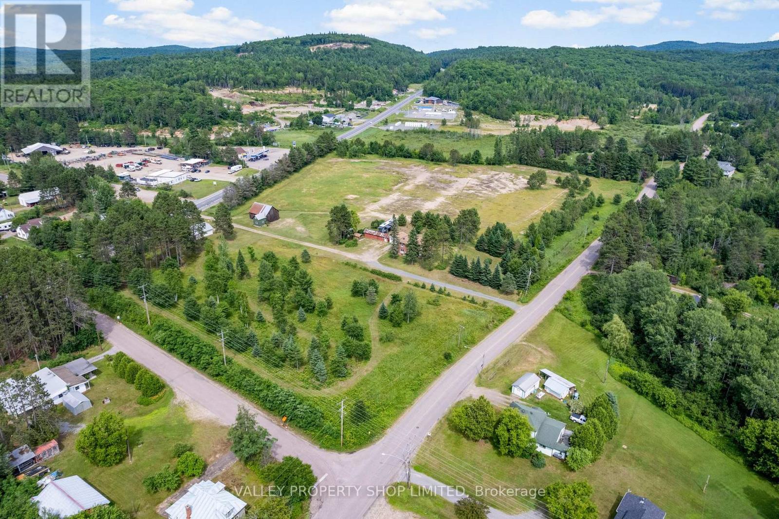 19303 Highway 60 Highway, Madawaska Valley, Ontario  K0J 1B0 - Photo 5 - X12265022
