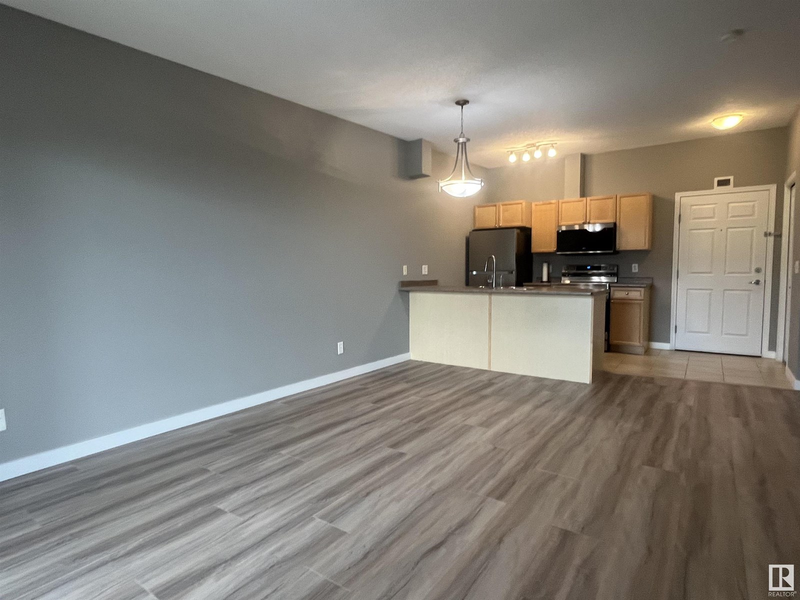 Property at #417 6921 199 ST NW image 3