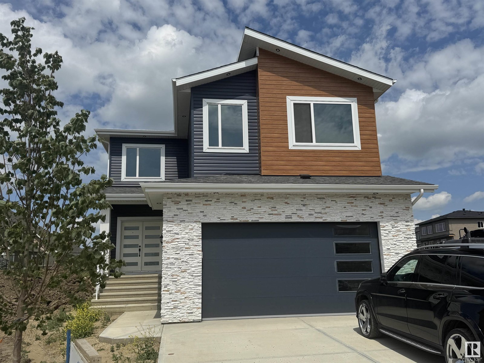 Property at 3930 41 AV image 1