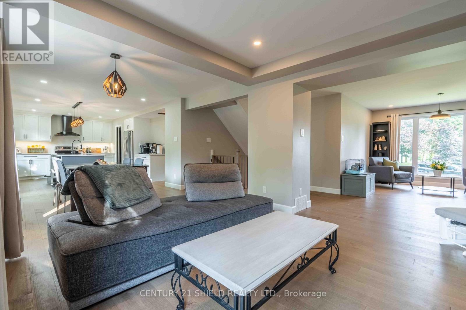 Property at 1313 PATRICIA PLACE image 4