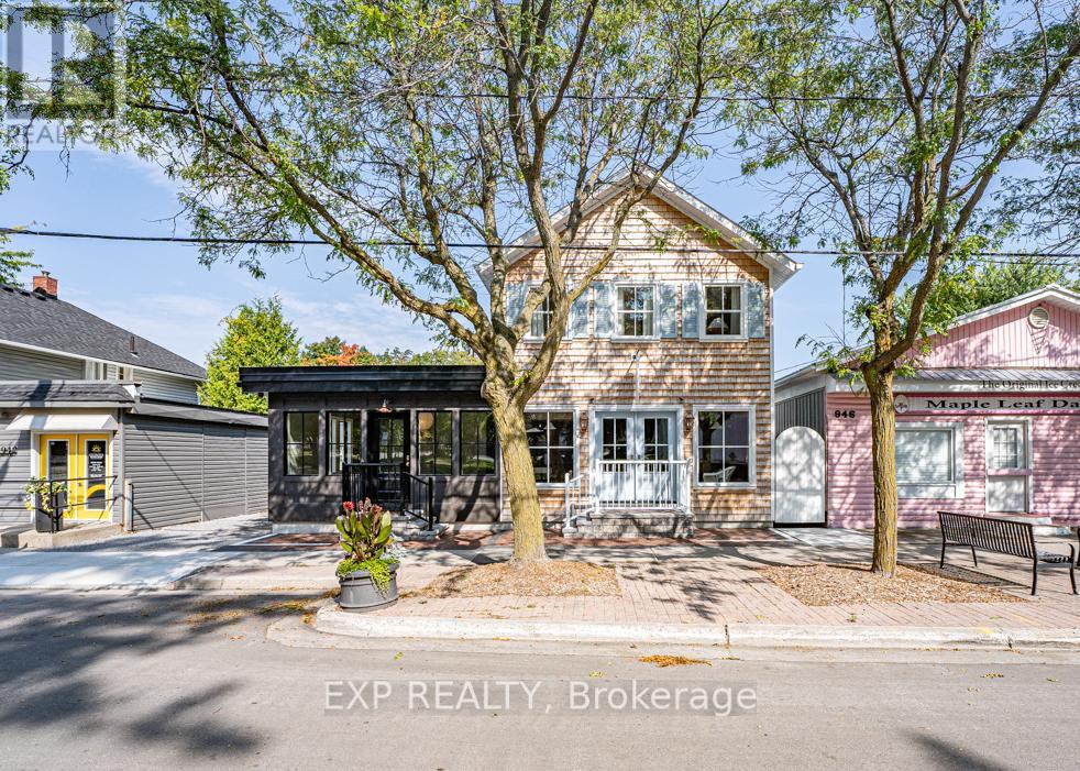 944 Lake Drive E, Georgina, Ontario  L0E 1L0 - Photo 1 - N12278343